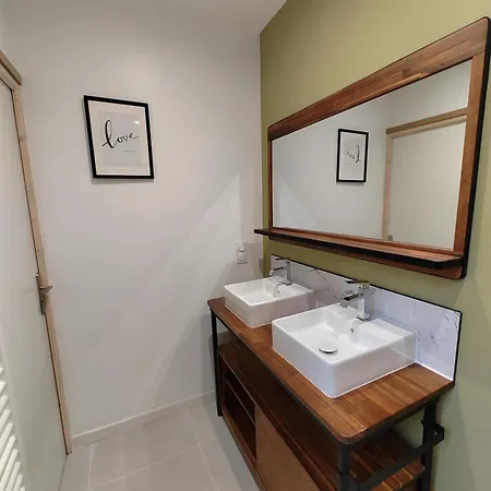 Magnifique Duplex De 135 M2 Pour Vos Sejours Jusqu'a 10 A شقة